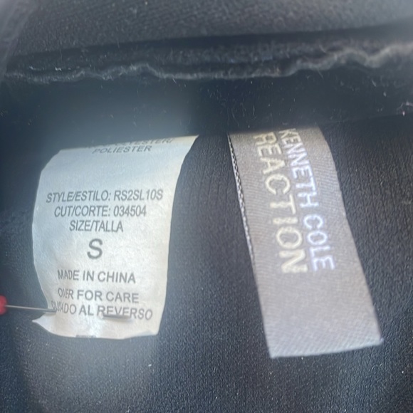 Kenneth Cole Reaction Black 1 pc. Bathing suit. Adjustable and extra strap Small - Picture 10 of 12